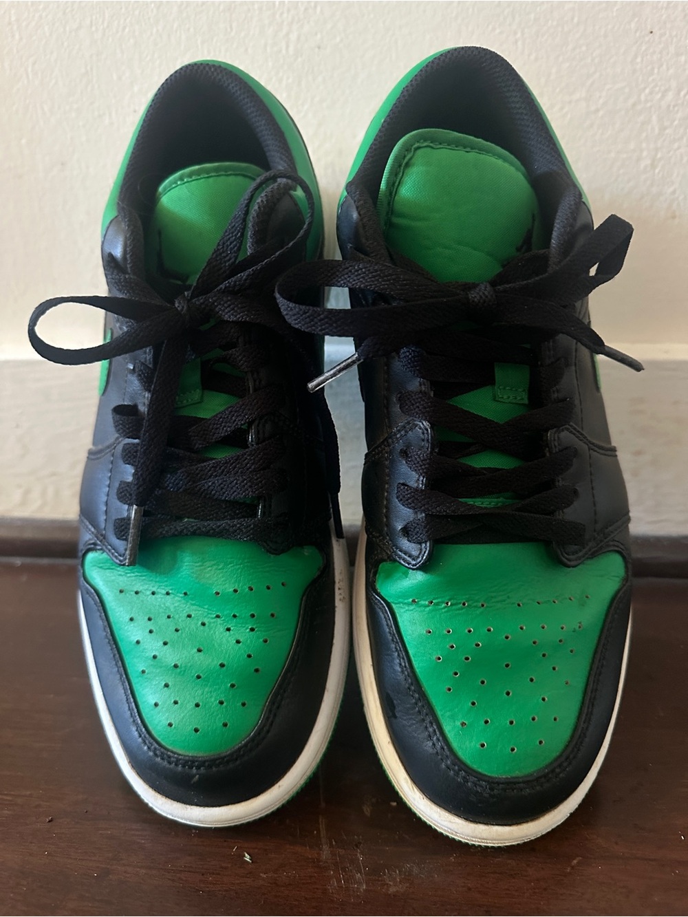 Nike Air Jordan 1 Low Lucky Green / Black in men’s size 8